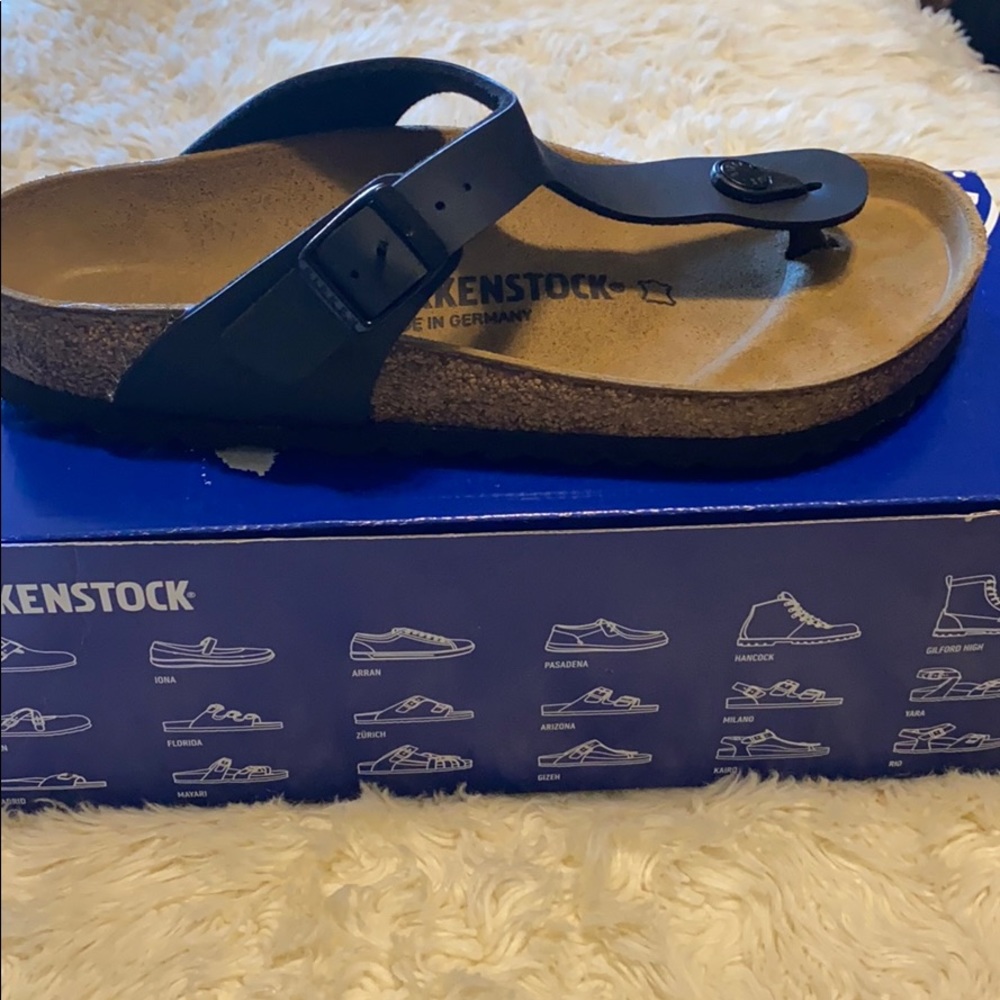 Shoes - Picture 2 of 6